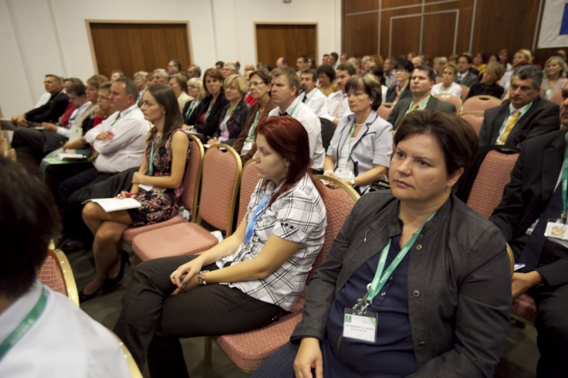 XX. Nemzeti Konferencia: Plenáris és csoportos fotók