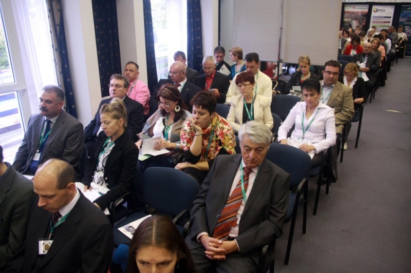 XIX. Nemzeti Konferencia: Plenáris értekezlet és ebéd fotói