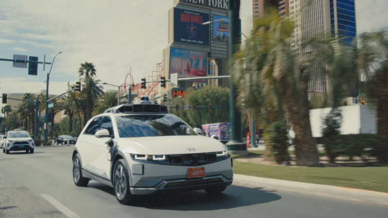 Újabb mérföldkő a hazai autonóm közlekedésben